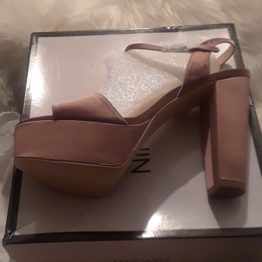 Nine West - Picture 3 of 3